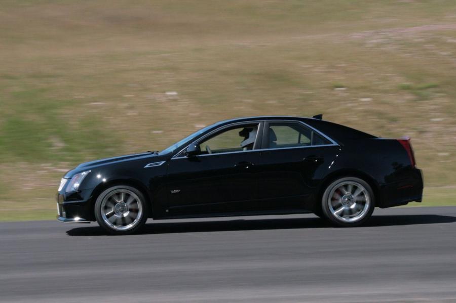  Cadillac CTS-V Coupe 2010 года  (фото 179 из 315)